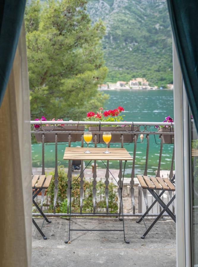 Ferienwohnung Dobrota Blue Kotor Exterior foto