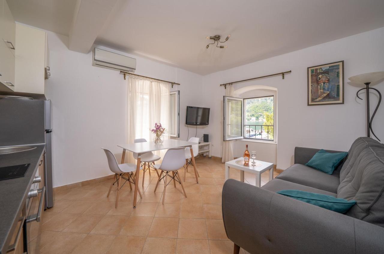Ferienwohnung Dobrota Blue Kotor Exterior foto