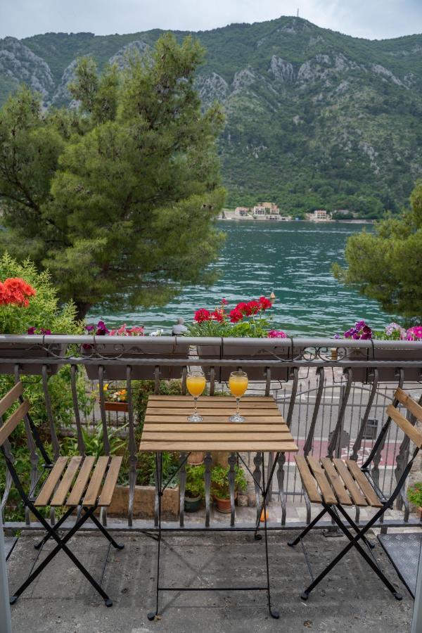 Ferienwohnung Dobrota Blue Kotor Exterior foto