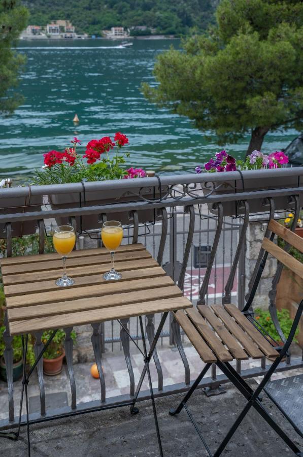 Ferienwohnung Dobrota Blue Kotor Exterior foto